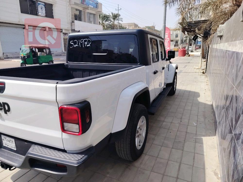 جيب جلاديتور